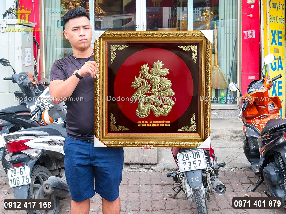 Khung tranh bằng Composite mỏng nhẹ